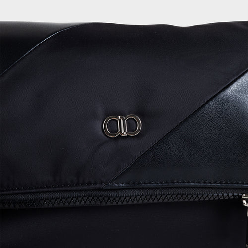 UrbanFlex Nori Crossbody Bag