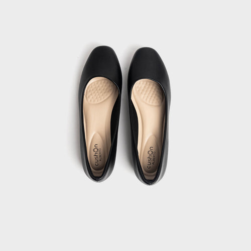 cushOn Women's Ezri Flat Shoes