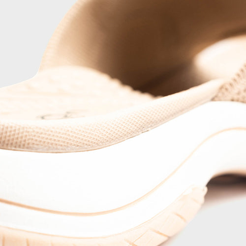 cushOn Women's Gisselle Slip-On Sandals