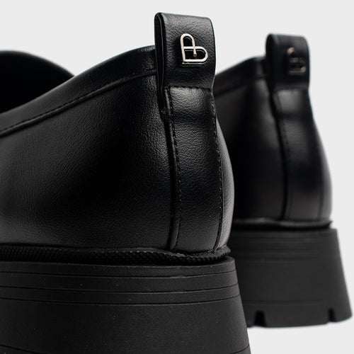 cushOn Women's Erin Buckle Flats