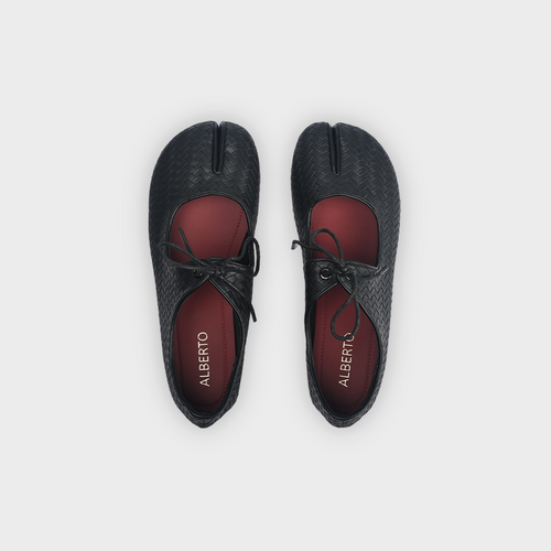 Women's Aviana Tabi Split-Toe Shoes