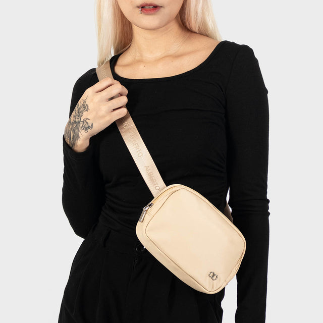 Unisex Yumi Belt Bag