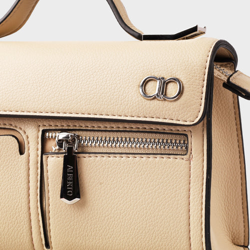 Women's Lyra Pochette Handbags